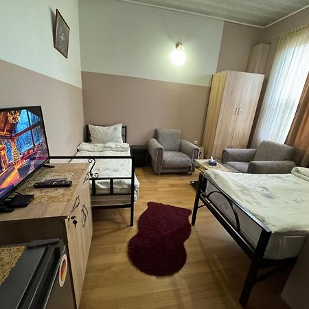 Alem Hotel Erywań Zewnętrze zdjęcie