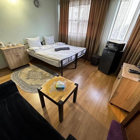 Alem Hotel Erywań Zewnętrze zdjęcie