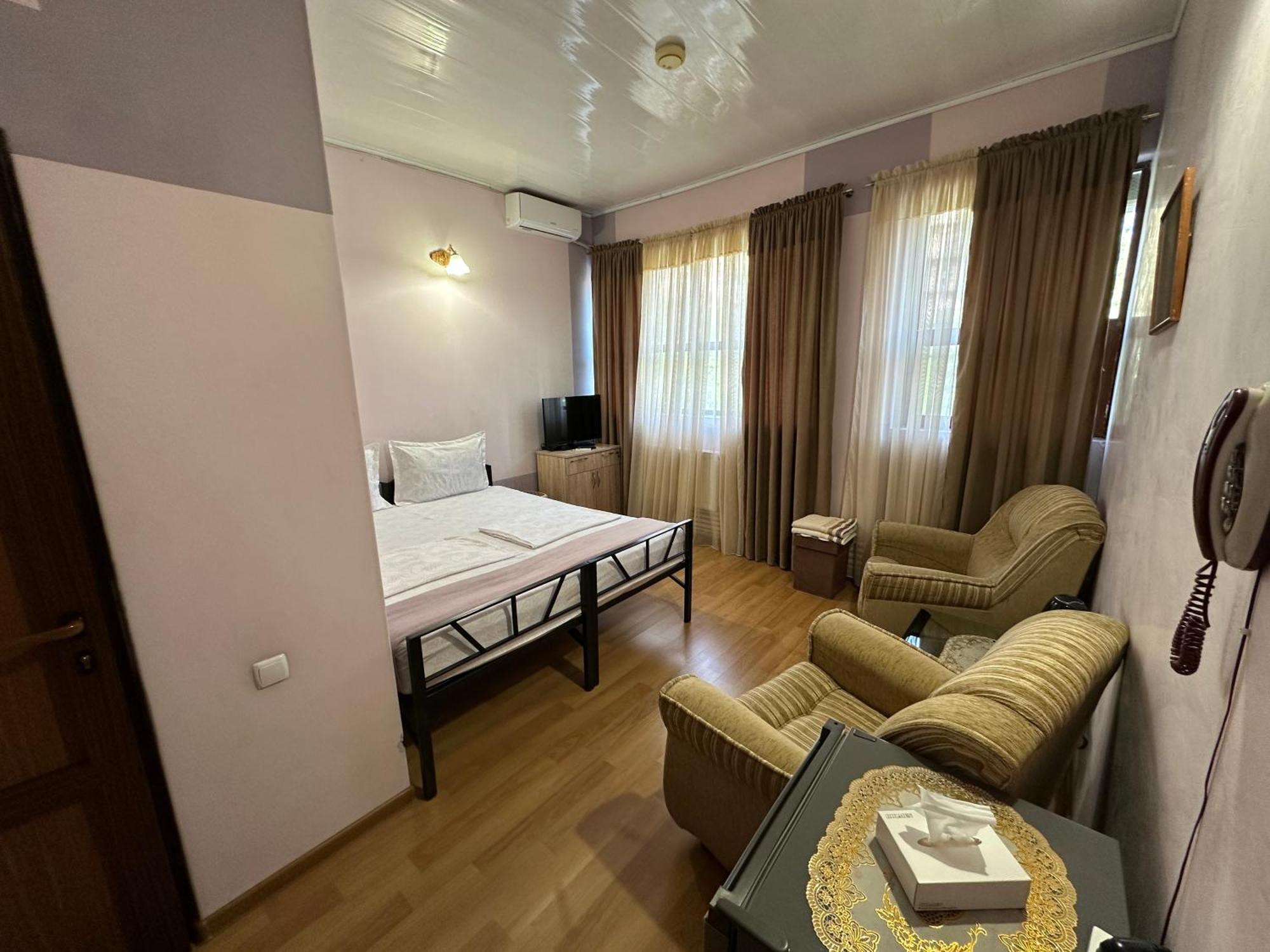 Alem Hotel Erywań Zewnętrze zdjęcie