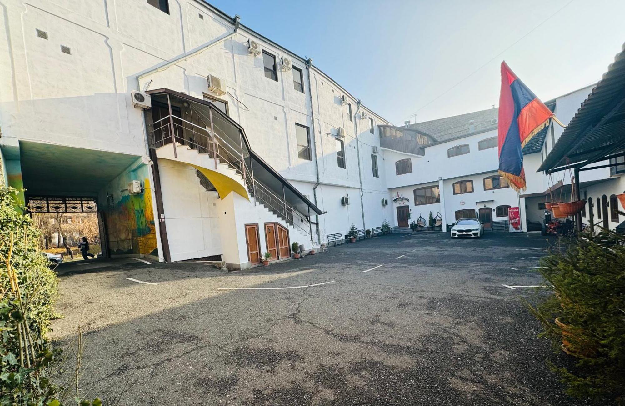 Alem Hotel Erywań Zewnętrze zdjęcie