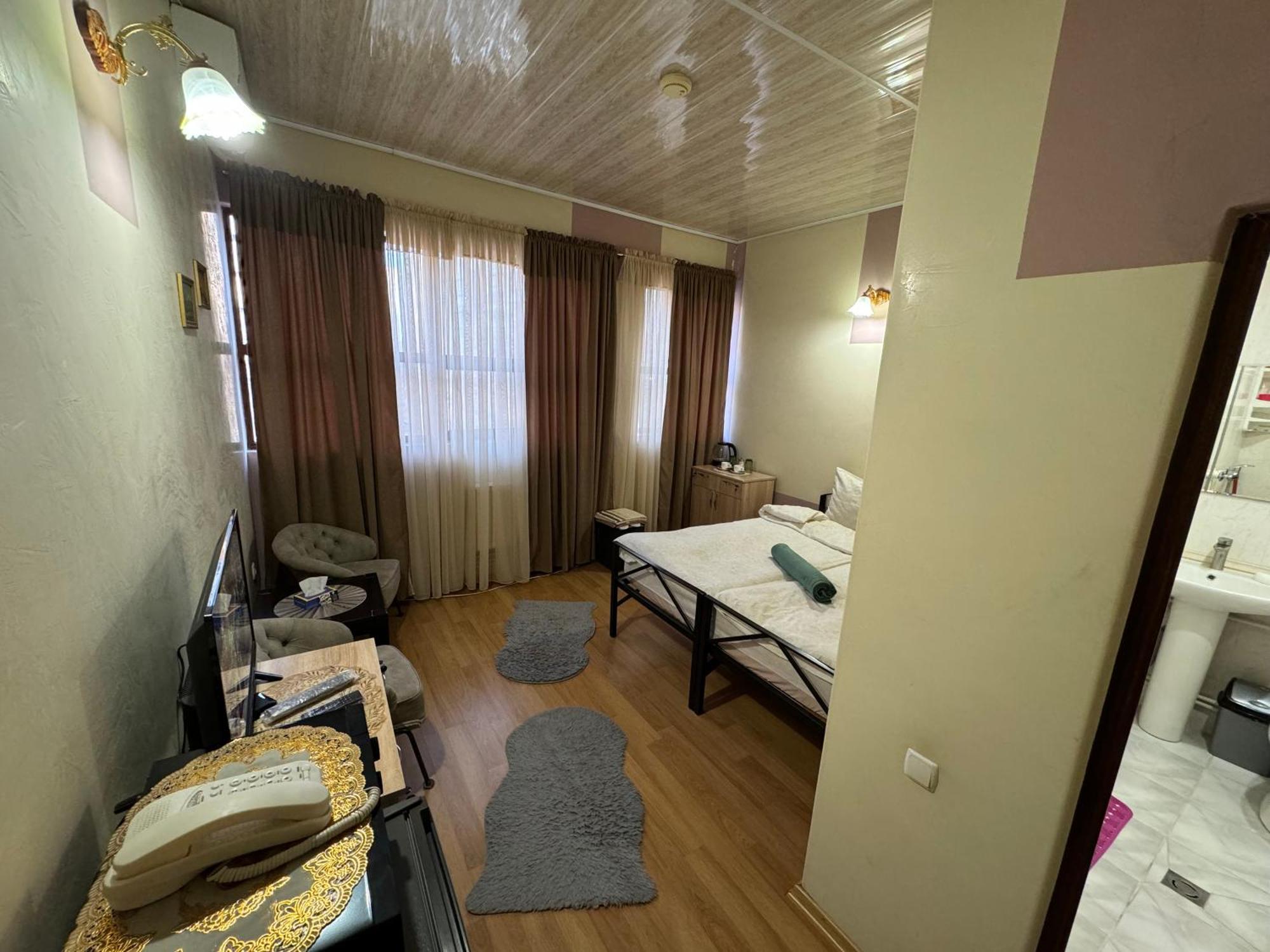 Alem Hotel Erywań Zewnętrze zdjęcie