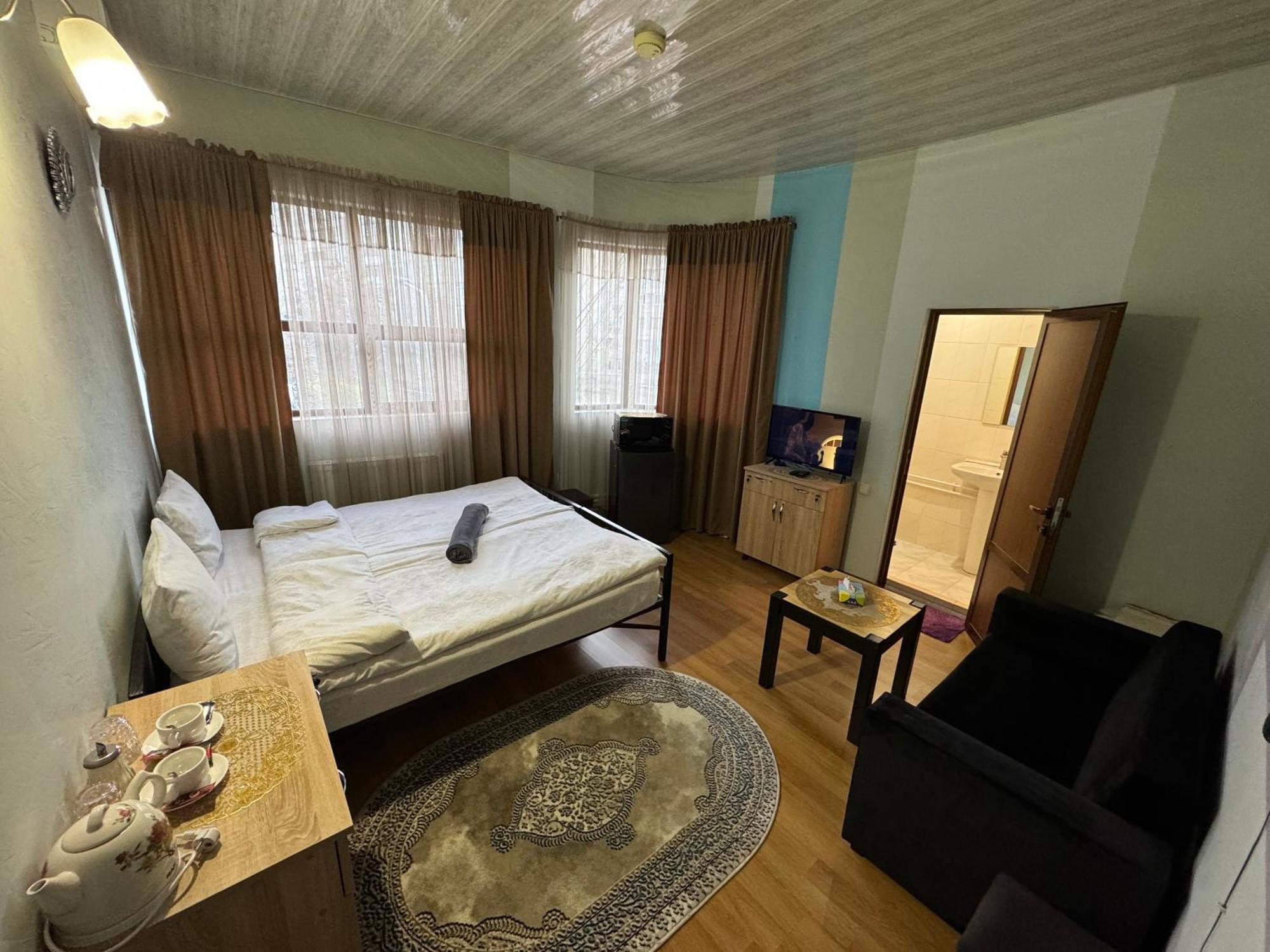 Alem Hotel Erywań Zewnętrze zdjęcie