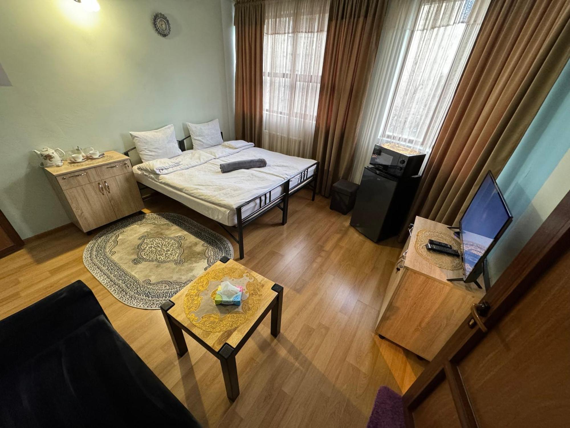 Alem Hotel Erywań Zewnętrze zdjęcie