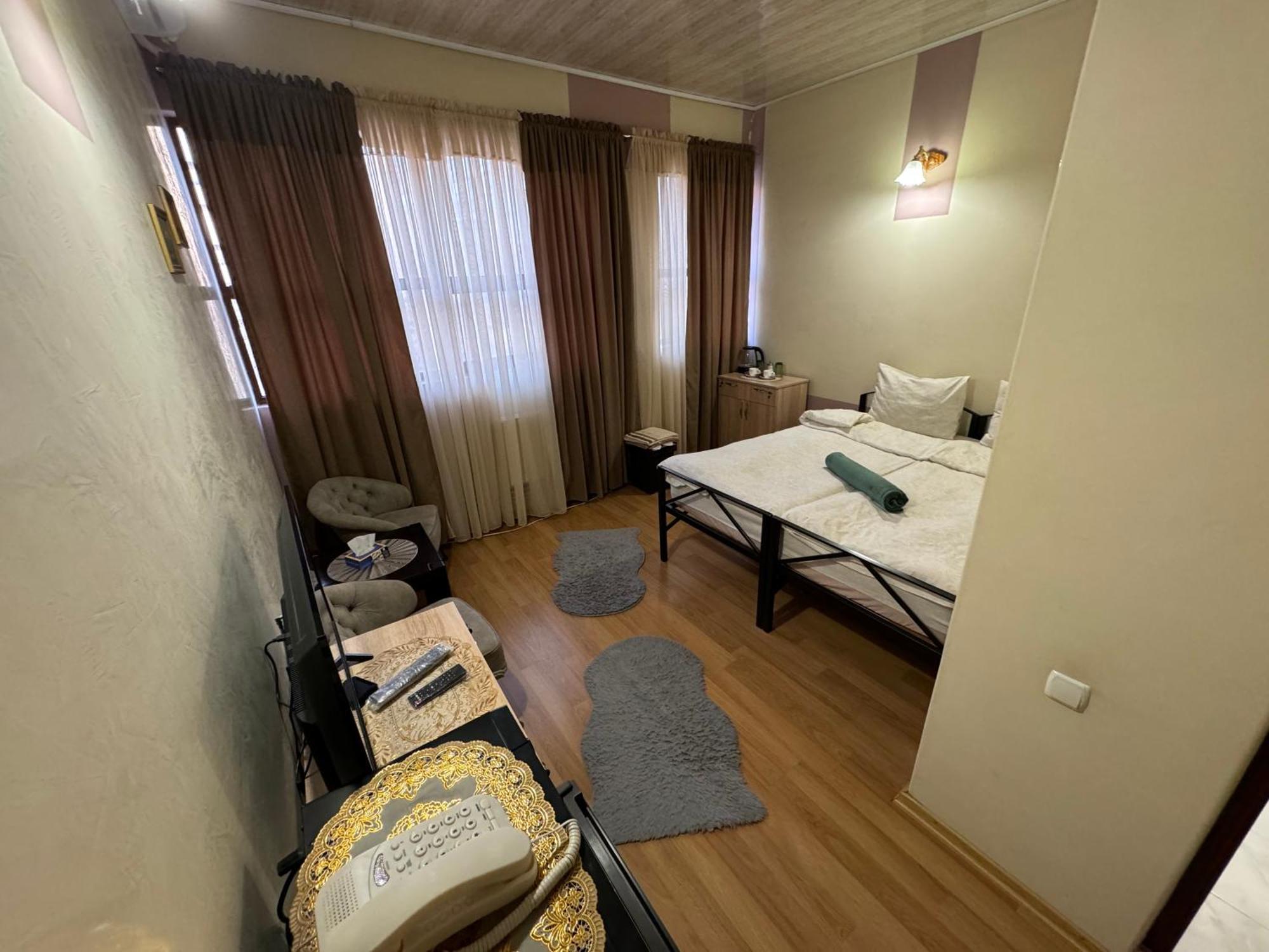 Alem Hotel Erywań Zewnętrze zdjęcie