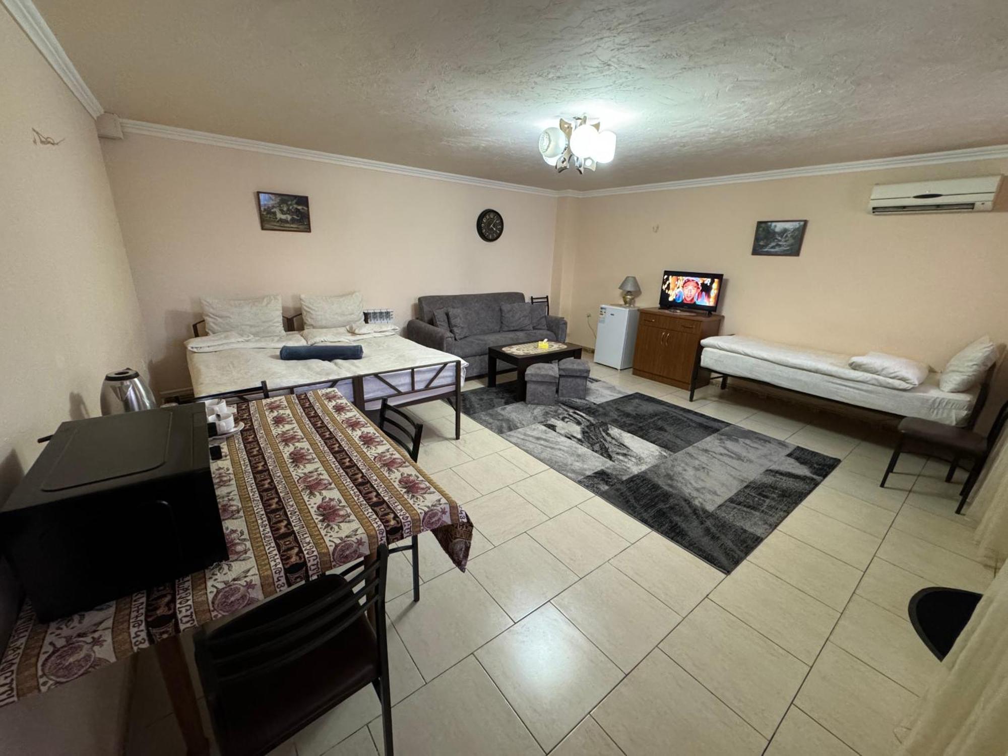 Alem Hotel Erywań Zewnętrze zdjęcie